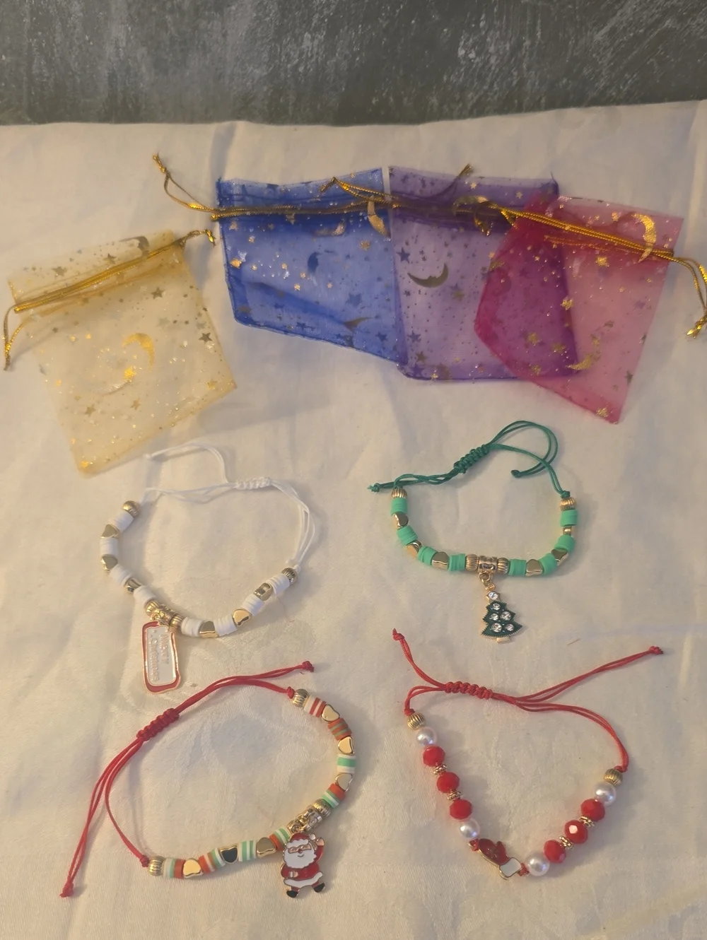 4 Christmas Charm Bracelet Set, Santa, Tree, Mitten, Merry Christmas, Gift Bags
